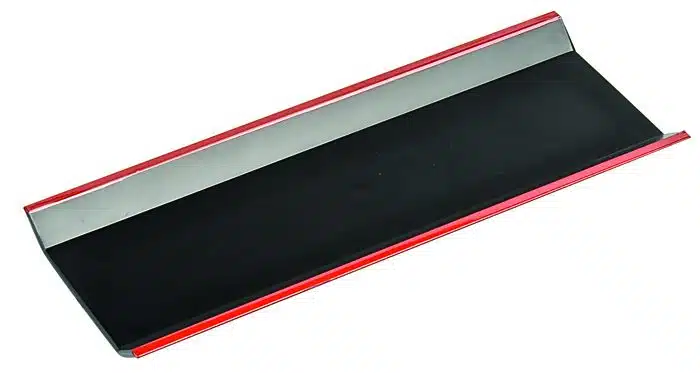 Schwarz / Rotes Handtuchblatt - Lackware - 18 x 7,4 cm