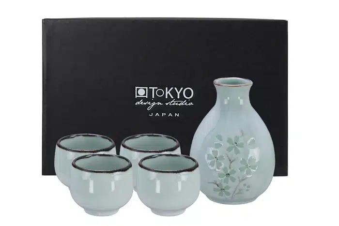 Minzgrünes Sake Set mit Sake Flasche und 4 Tassen - Green Cosmos - 3,7 x 12 cm 290 ml