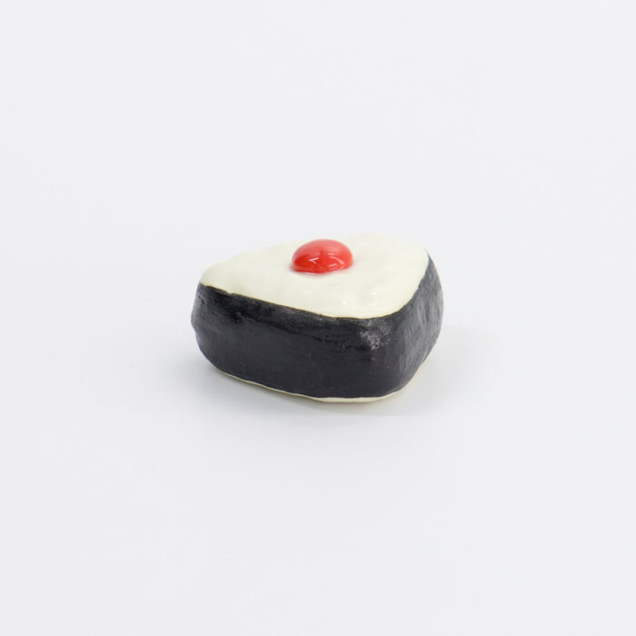 Tokyo Design Studio – Kawaii – Chopstick Rest – Ume Onigiri – 3,5 x 3,5 x 1,7 cm