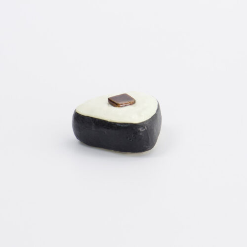 Tokyo Design Studio – Kawaii – Chopstick Rest – Konbu Onigiri – 3,5 x 3,5 x 1,7 cm
