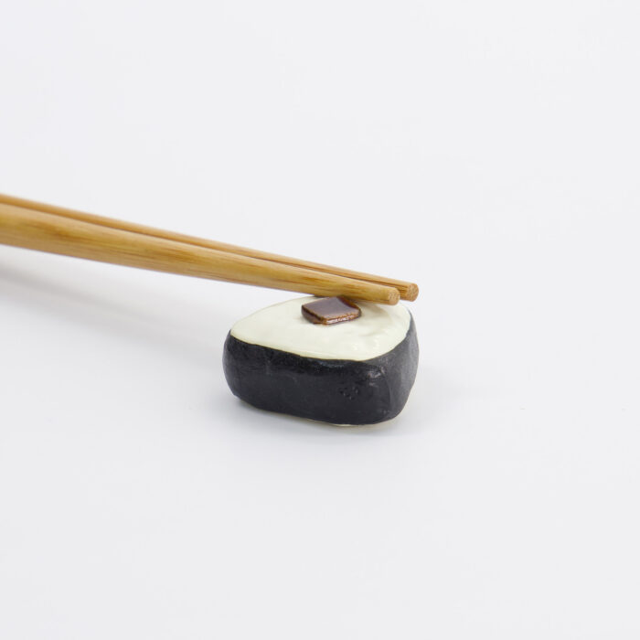 Tokyo Design Studio – Kawaii – Essstäbchenablage – Konbu Onigiri – 3,5 x 3,5 x 1,7 cm – Bild 3