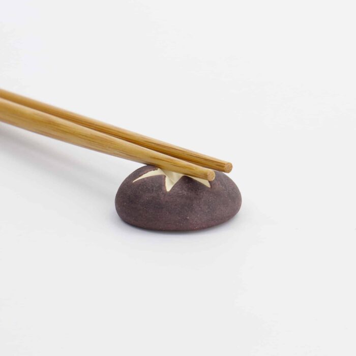 Tokyo Design Studio - Kawaii - Essstäbchenhalter - Shiitake Pilz - 3,9x1,4cm – Bild 3