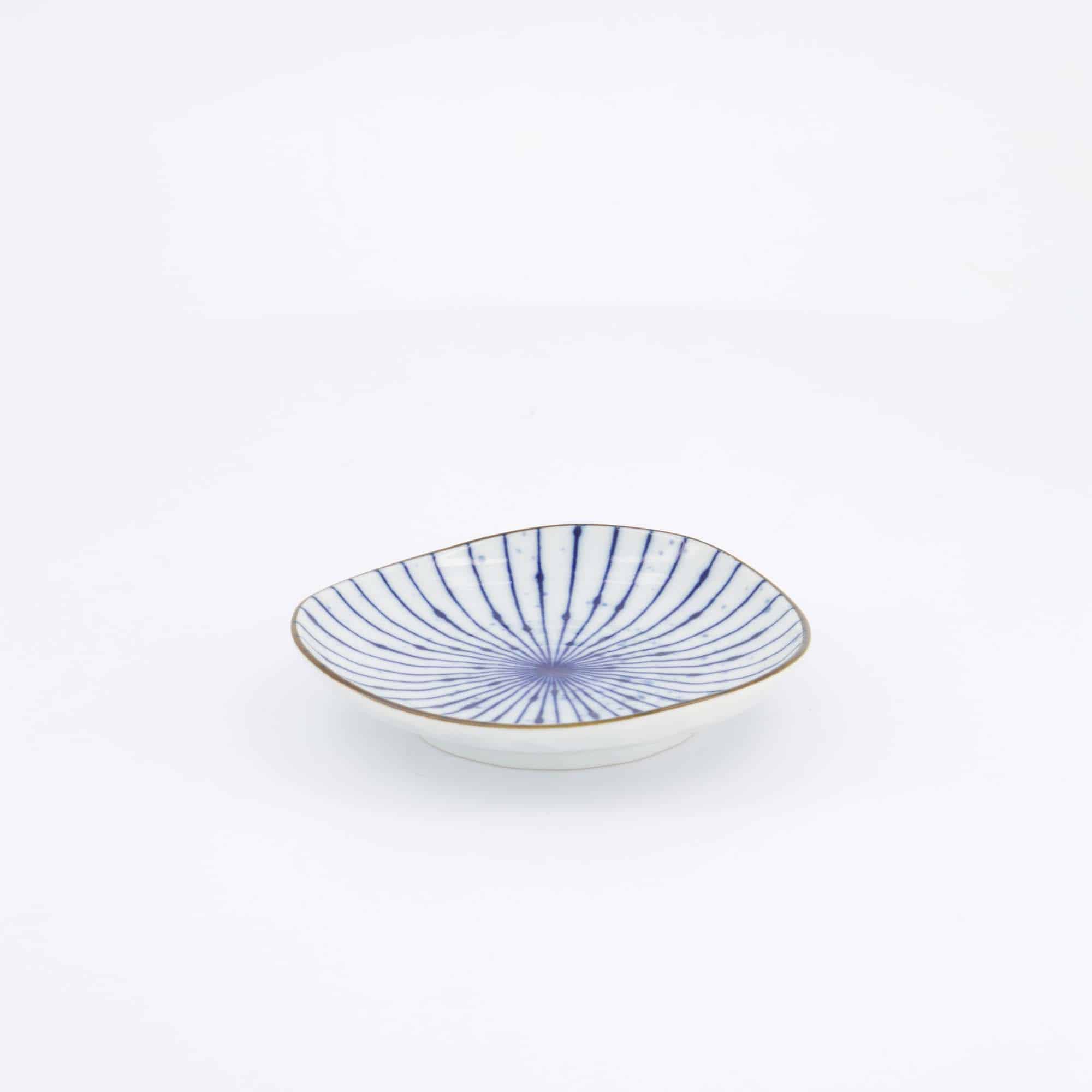 Tokyo Design Studio - Yamahida - Blue - Dreieckiger - Teller - Fukizome - Tokusa – 12.2 x 2.5 cm