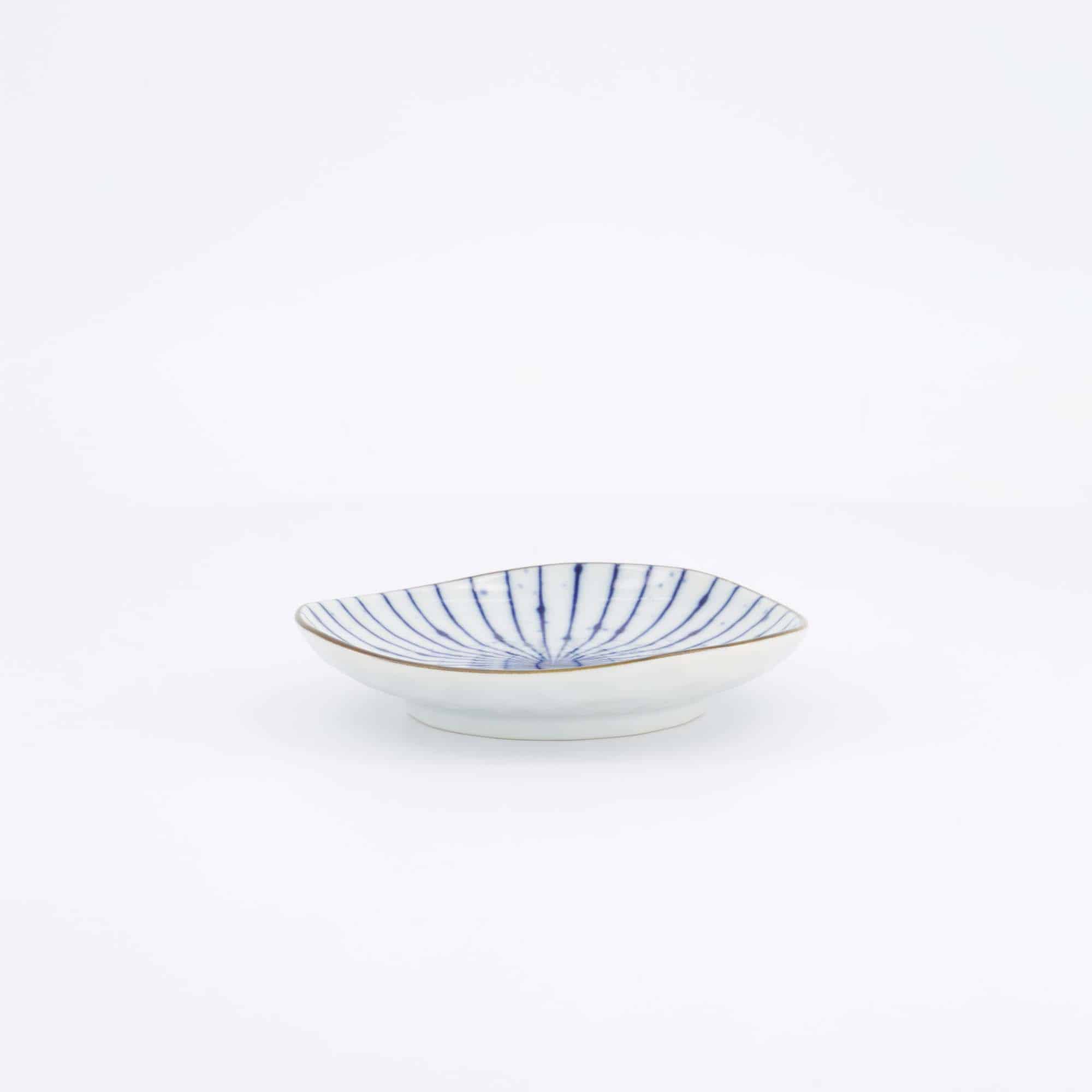 Tokyo Design Studio - Yamahida - Blue - Dreieckiger - Teller - Fukizome - Tokusa – 12.2 x 2.5 cm – Bild 3